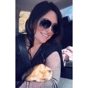 Meet your Posher, Hilary